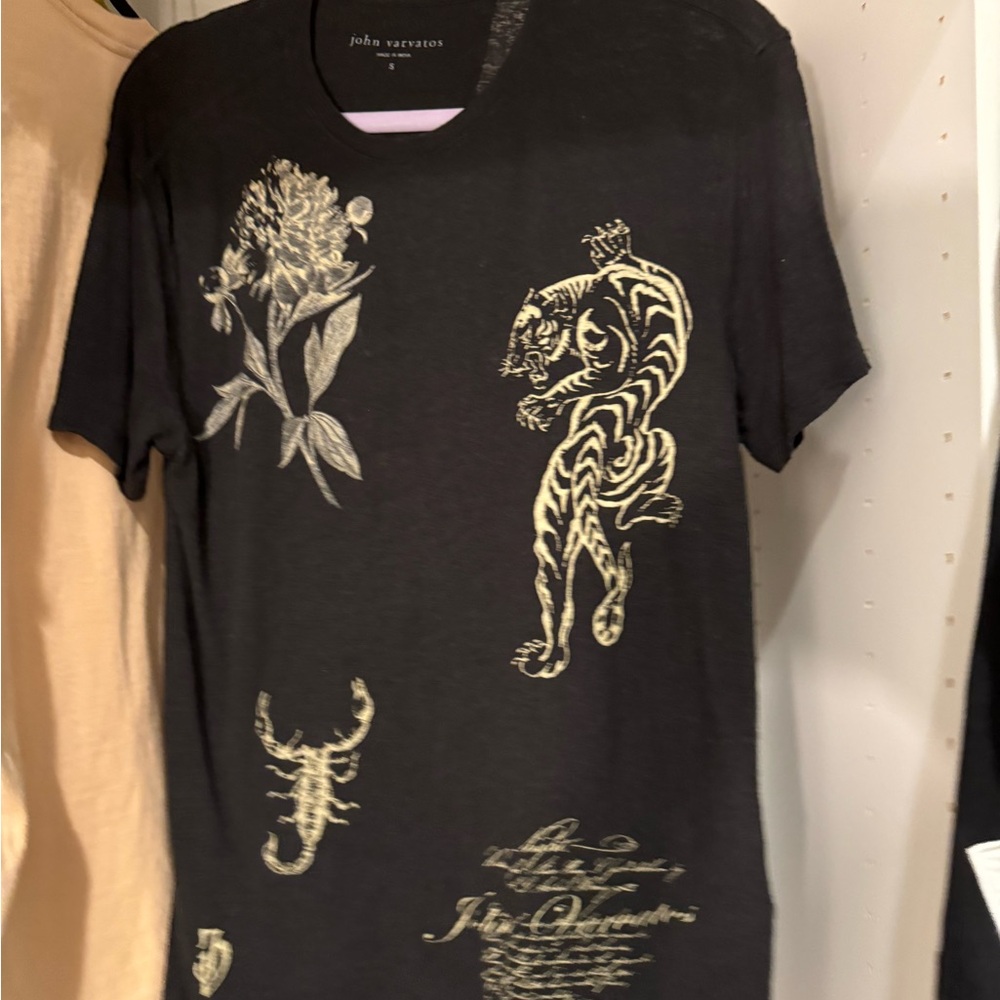 John Varvatos Black and Gold Graphic Tee